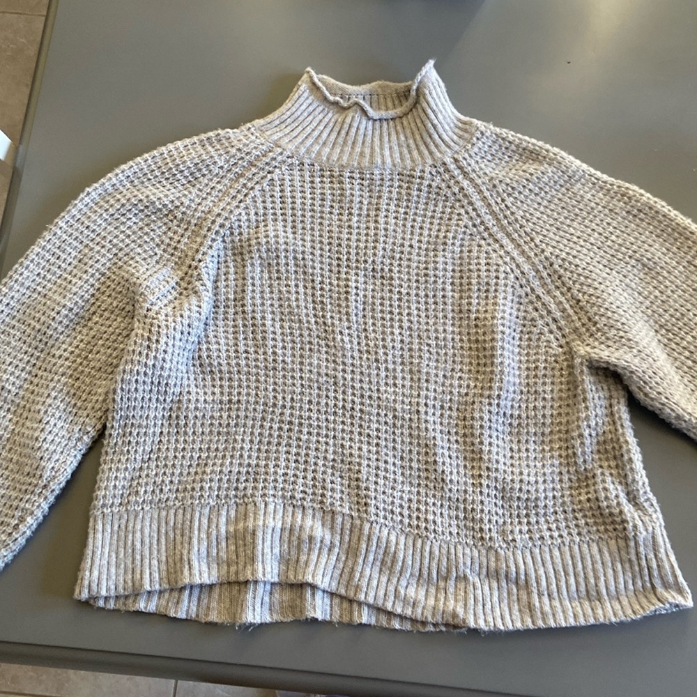 Womens American Eagle gray turtle neck sweater